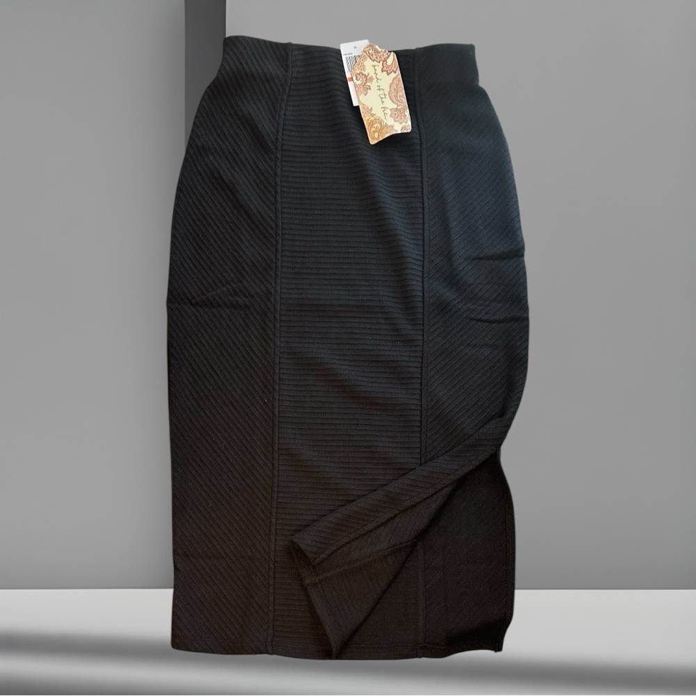 B.O.G. NWT RENEE Black RIBBED‎ PENCIL SKIRT Side Slit | Small